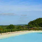 Vakantiehuis Domaine Des Ormeaux Ajat